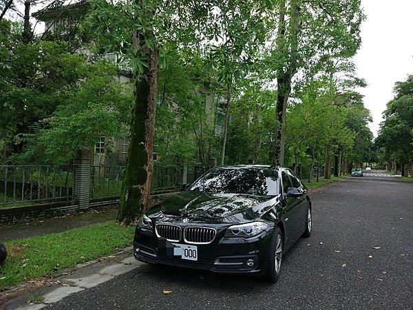BMW 520d. 關箱