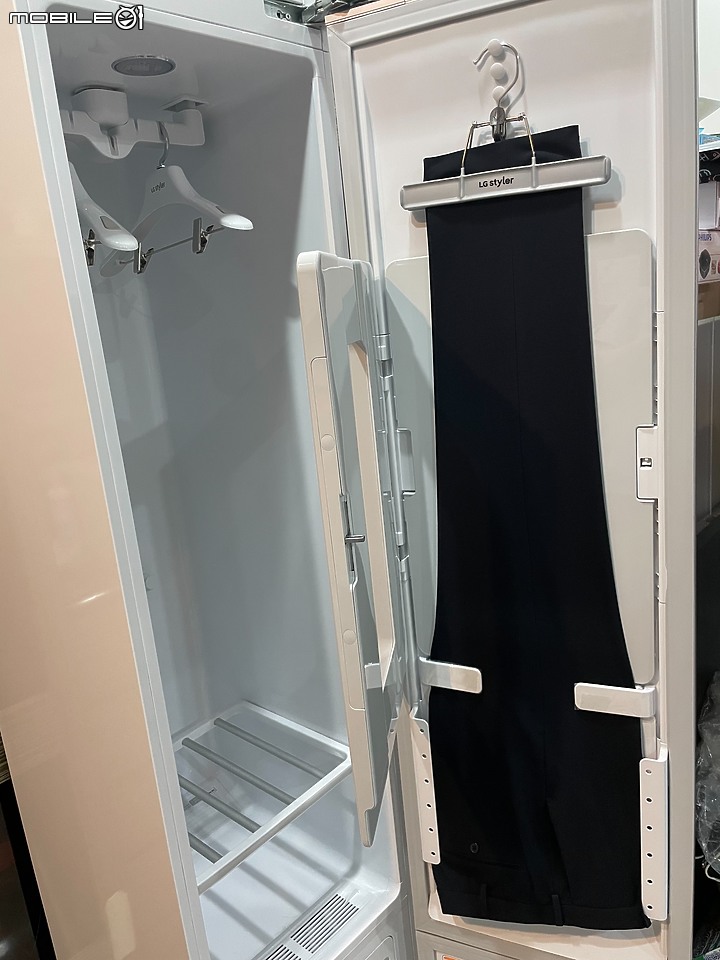 [健康居家心得分享] 抗疫神助手LG styler 蒸氣電子衣櫥 亞麻紋象牙白 E523IR 只要20分鐘消毒、除臭、烘燙、輕乾洗讓衣物每日煥然一新