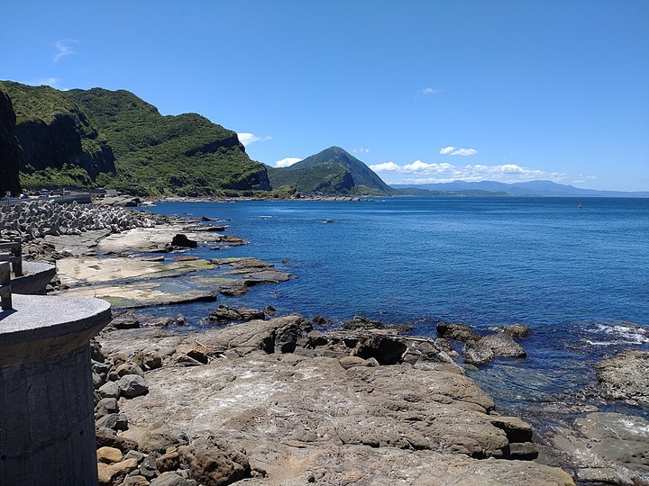 貢寮 龍洞灣海洋公園 — 除了和平島公園外，另一處在COVID-19疫情下可下海游泳的好地方