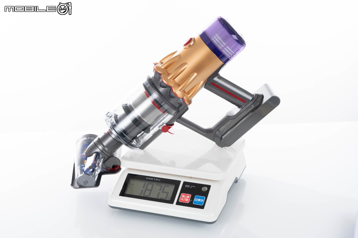 Dyson V12 Detect Slim 手持吸塵器開箱試用 以科技探測細小微塵的掃除神器