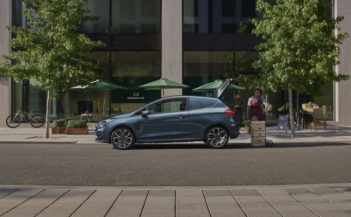 搶在大哥 Focus 前面發表！新 Ford Fiesta 登場亮相