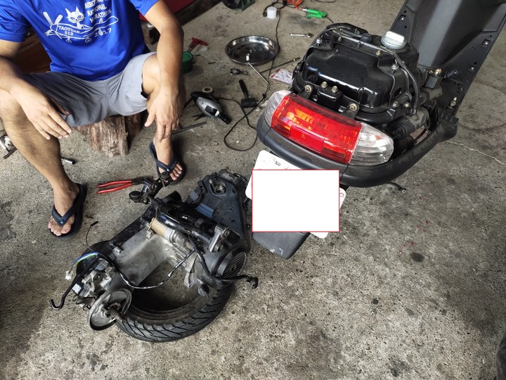 教父親如何拆裝機車引擎(車種-三陽-舊迪爵125)(2021/09)7319