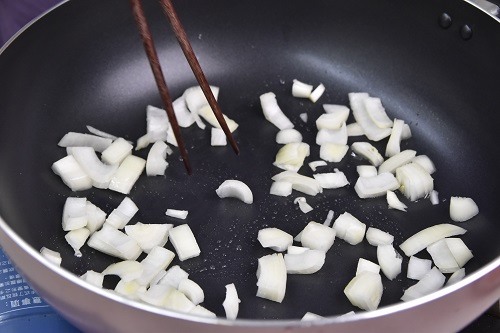 簡單料理推薦：泡菜炒豬肉多加乳酪絲更好吃