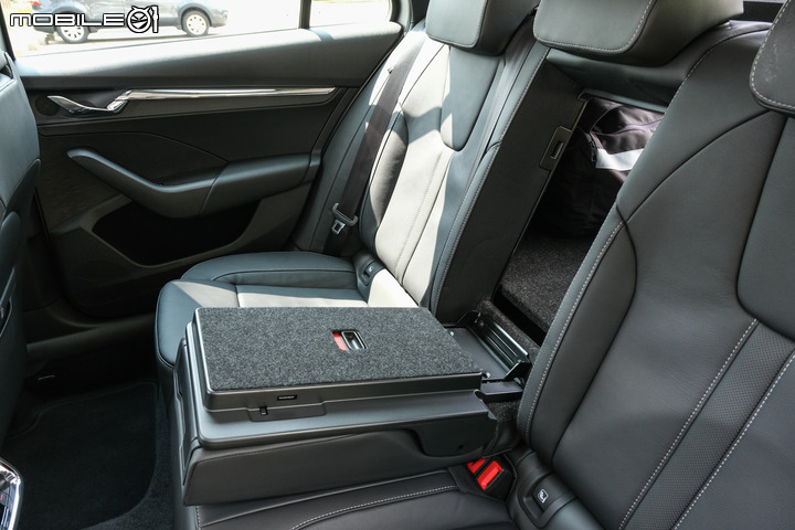 Škoda Octavia Combi 2.0TSI 4x4 金門試駕|品牌一哥現身秀實力,十項全能難以挑剔!