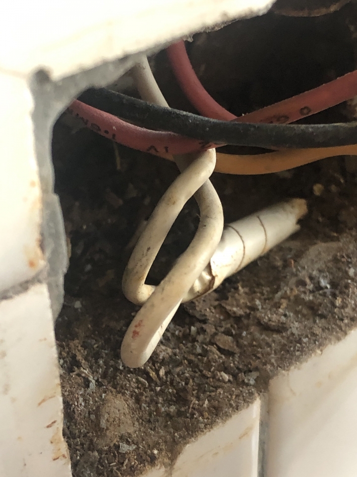 開關面板內有中性線？