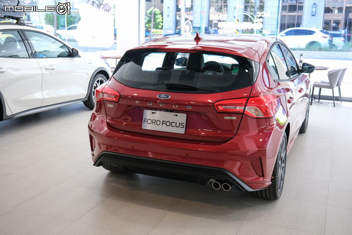 【展間實拍】Ford Focus 22年式配備升級,ST-Line Lommel X 接單價小漲1萬元!