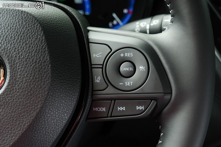 Toyota Corolla Cross Hybrid GR Sport 試駕|個性升級帥氣加持,街頭車聚的另種選擇!