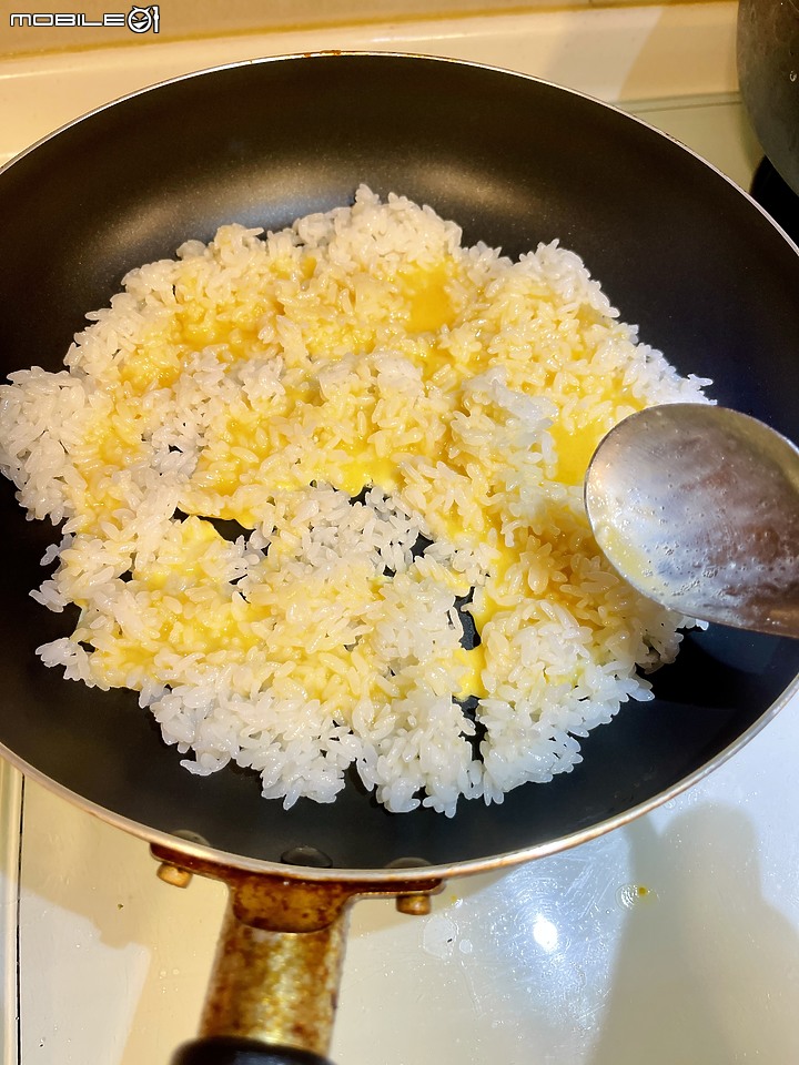 零失敗!「韓式泡麵炒飯」5分鐘上桌~ 什麼飯都可以!料理食譜分享