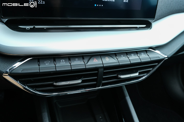 Škoda Octavia Combi 2.0TSI 4x4 金門試駕|品牌一哥現身秀實力,十項全能難以挑剔!