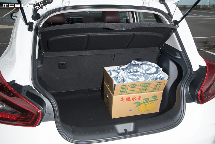 Nissan Tiida J 試駕|外型更顯俐落,實用至上的代步選擇!