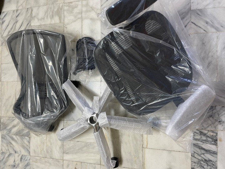 小資族也買得起的irocks T03 人體工學網椅開箱