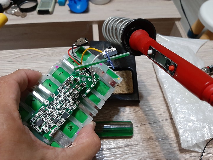 Dyson電池拆解更換與您可以也好奇的幾個問題!