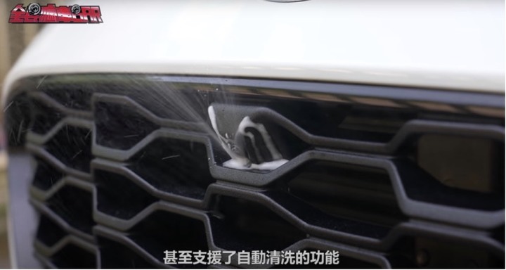 點我看大圖 Kuga 21.5年式端牛肉連細節都不放過,CR-V有打算應戰嗎?