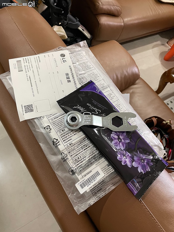 [健康居家心得分享] 抗疫神助手LG styler 蒸氣電子衣櫥 亞麻紋象牙白 E523IR 只要20分鐘消毒、除臭、烘燙、輕乾洗讓衣物每日煥然一新