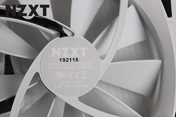 點我看大圖 全新白色NZXT Aer RGB 2,整機白,風扇當然也要白!