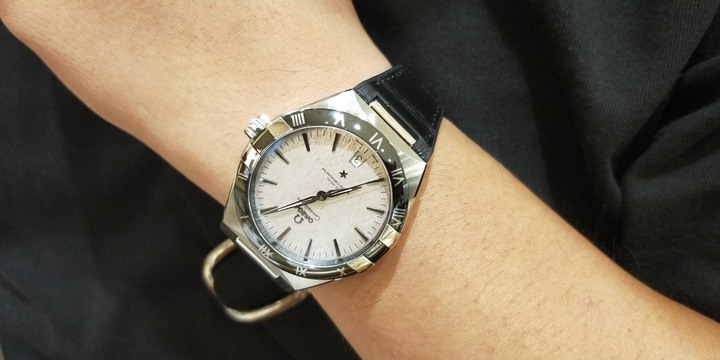 我的荷包也要被解封了！！JLC or OMEGA？