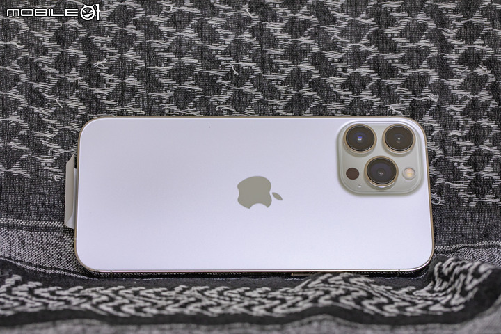 點我看大圖 微開箱 iphone 13 Pro Max 少人購買銀色512G , 已更新前後imos 保護貼高清照!