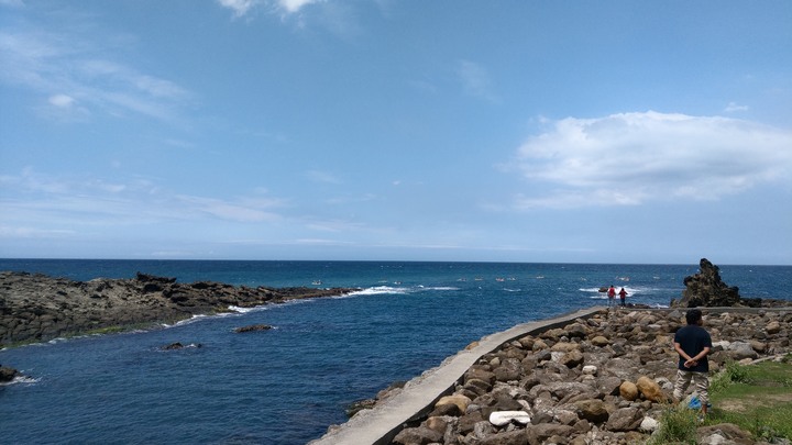 象鼻岩酋長岩浮潛