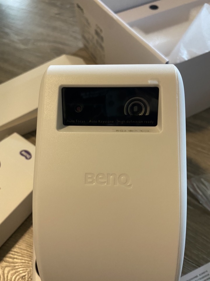 BenQ GV30 攜帶式投影機開箱及使用體驗