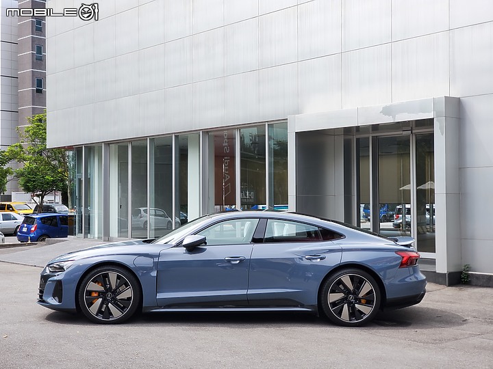 【搶先體驗】Audi電動跑房e-tron GT quattro輕度試駕,意外舒適的GT跑房!
