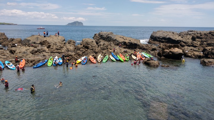 象鼻岩酋長岩浮潛