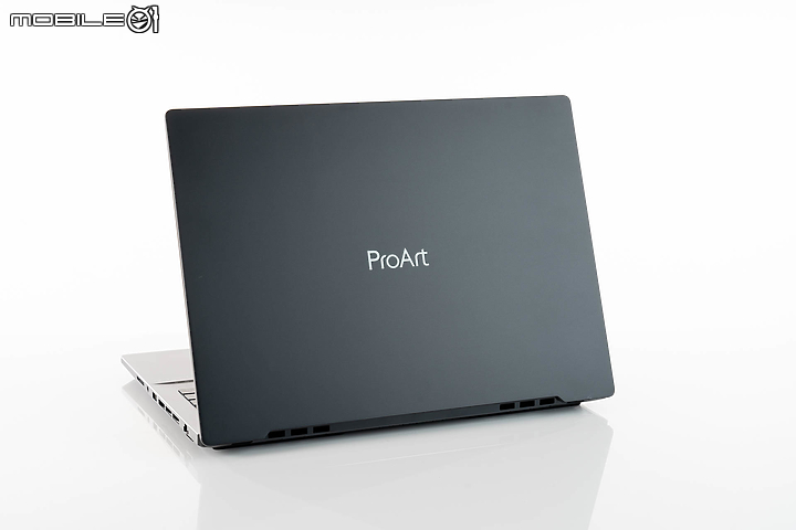 ASUS ProArt Studiobook Pro 16 OLED 內建創作神器的專業工作筆電