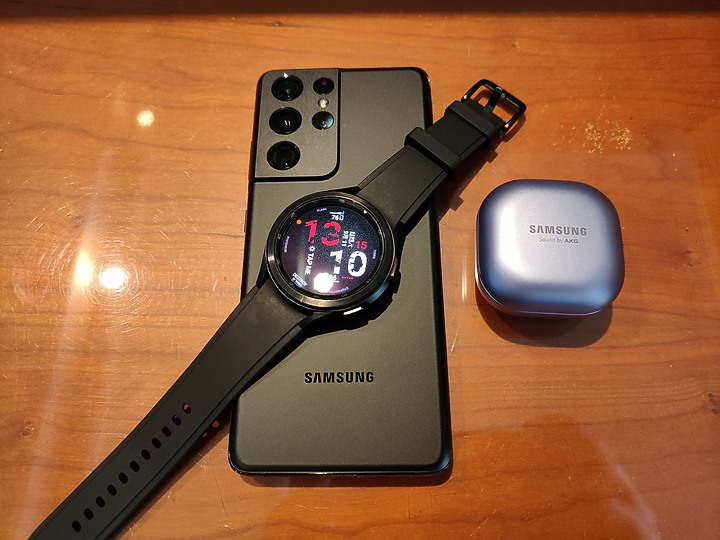 Samsung Galaxy Watch 4 Classic 46mm 藍芽版  簡單開箱~