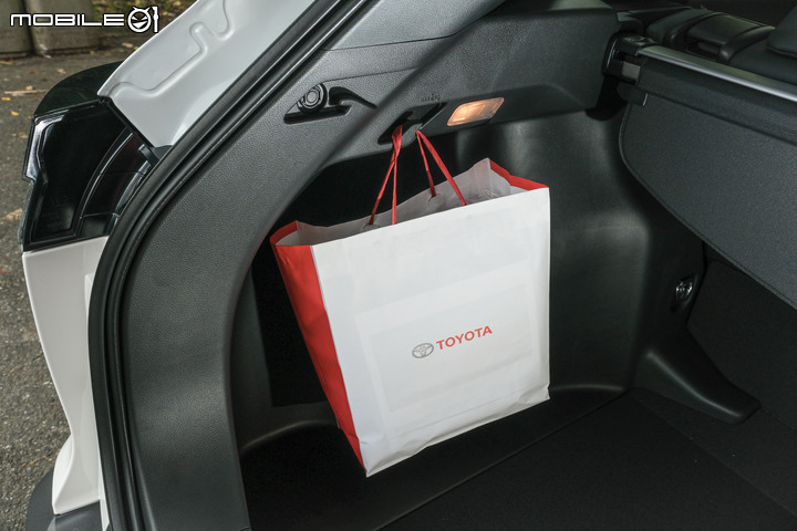 Toyota Corolla Cross Hybrid GR Sport 試駕|個性升級帥氣加持,街頭車聚的另種選擇!