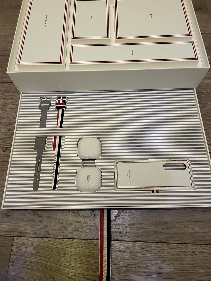 Samsung Fold3 THOM BROWNE 微開箱