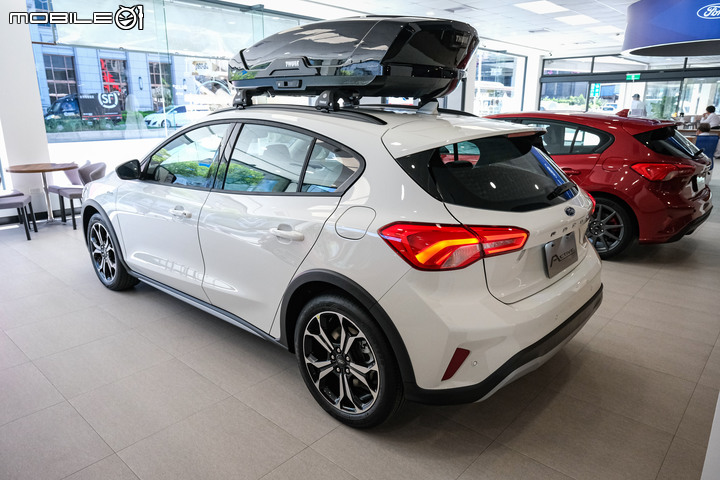 【展間實拍】Ford Focus 22年式配備升級,ST-Line Lommel X 接單價小漲1萬元!