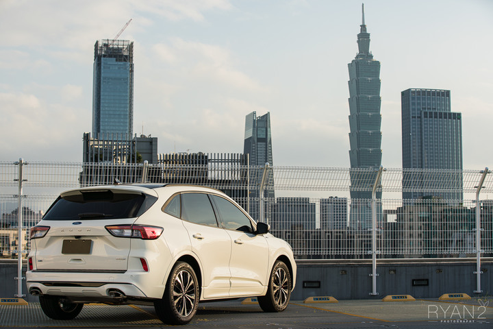 [開箱] Kuga ST-Line X