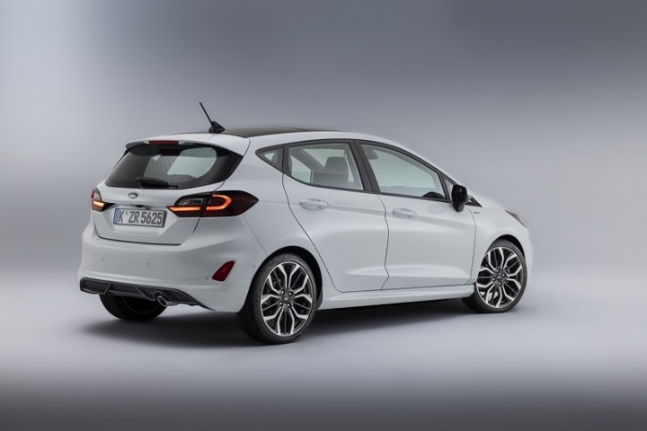 搶在大哥 Focus 前面發表！新 Ford Fiesta 登場亮相
