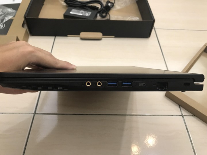 人生第一台筆電!MSI GF63 Thin 10 SCSR 不專業開箱