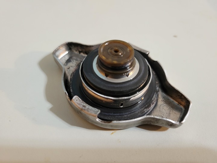 Altis 水箱漏水