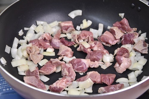 簡單料理推薦：泡菜炒豬肉多加乳酪絲更好吃