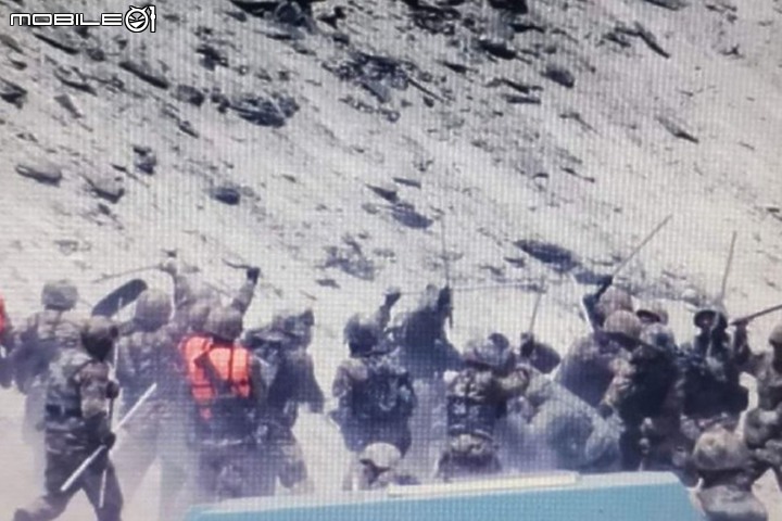多圖慎入，共軍俘虜大批印軍照流出交還繳獲步槍[圖]