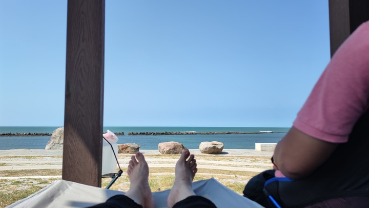 淡水新埔海堤野營浮潛