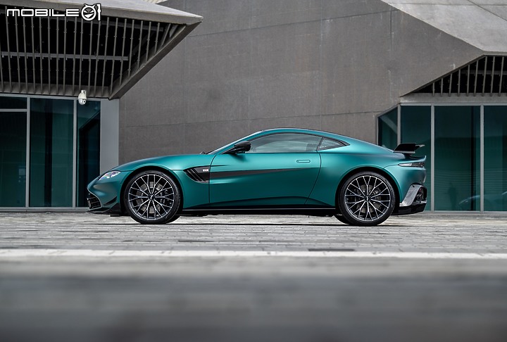 【國內新訊】夢幻陣容齊聚,Aston Martin發表Vantage Coupe/Roadster F1 Edition!
