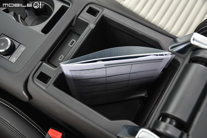 Land Rover Discovery D250 R-Dynamic SE小改款試駕|適合多人同享的豪華七座SUV!