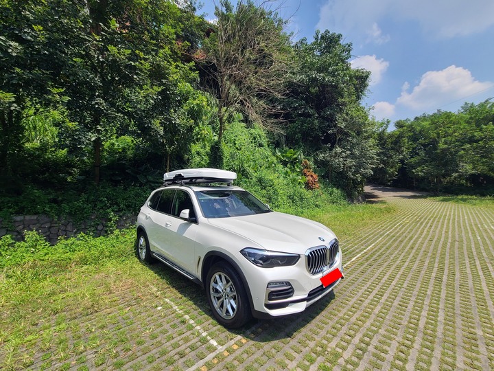 [開箱]帥到沒朋友還是沒車位？BMW X5(g05)車頂箱 THULE MOTION XT ALPINE