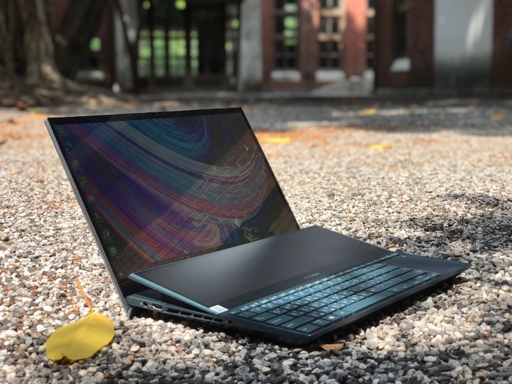 [OL 出任務 ] Zenbook UX 582 OLED 雙螢幕筆電，找出自我獨特的多工潮流