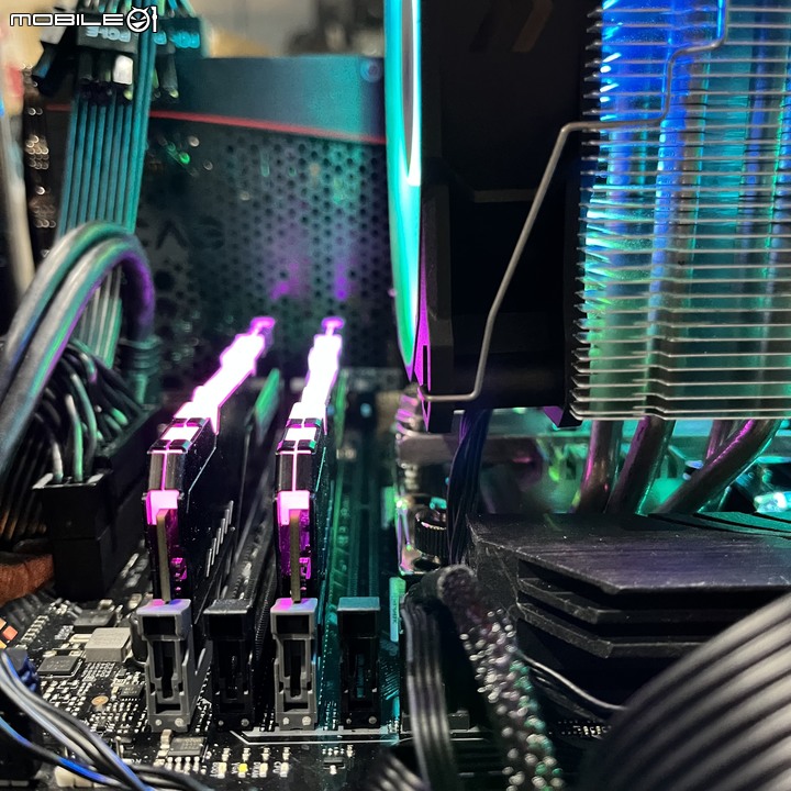 我的一咖舊款 TT 平躺式機殼 Core V21
