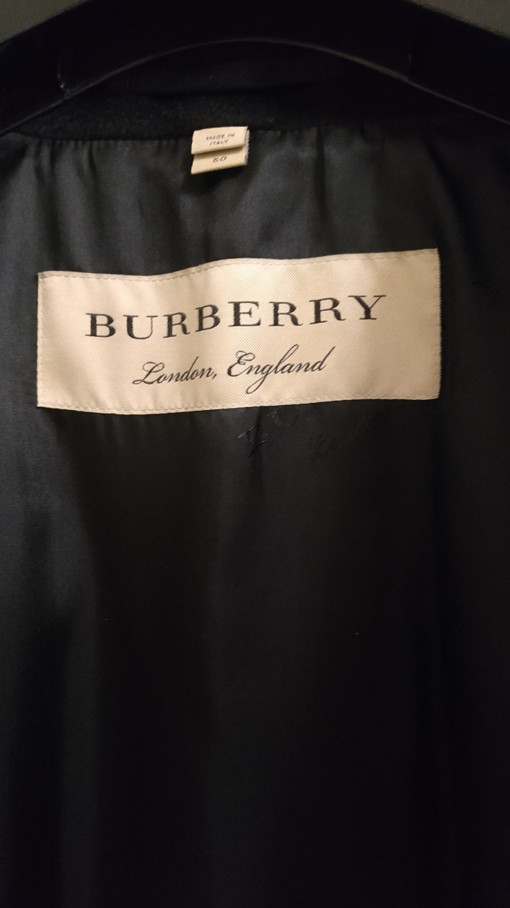 開箱 Burberry 羊絨雙排扣風衣款外套