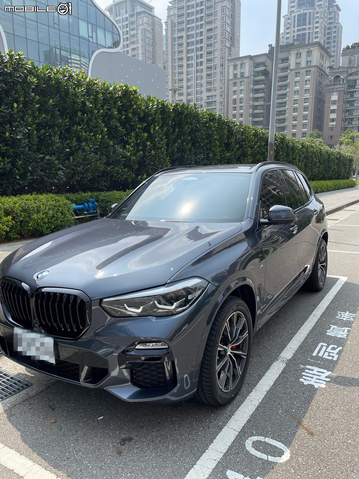 點我看大圖 【 簡易開箱 X5 25d-灰】請問BMW方向盤裝套會影響自動輔助駕駛手握的功能嗎?