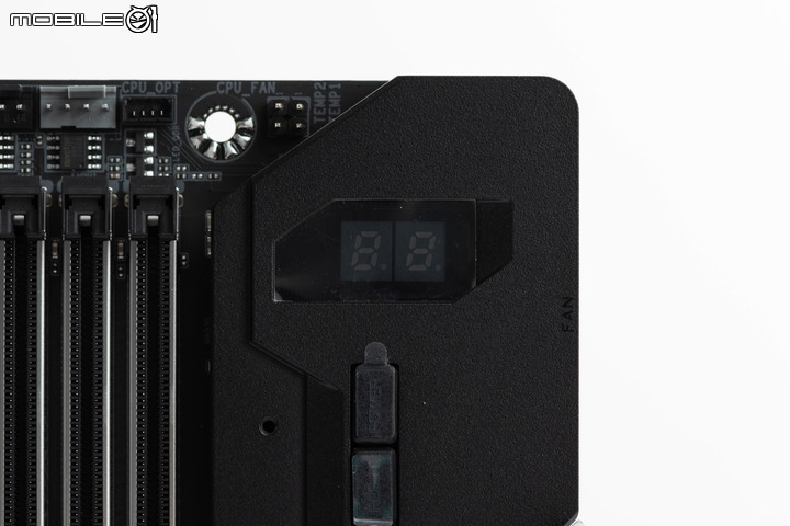 Gigabyte Z690 AORUS XTREME 主機板外觀開箱 以全覆蓋裝甲創造頂級性能美感