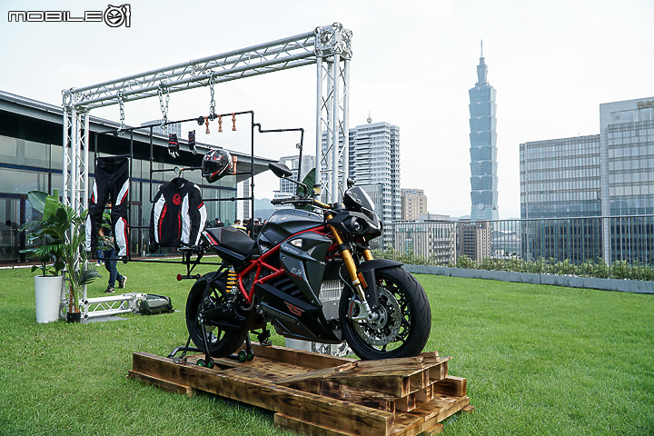 【採訪】MotoE 指定車商 Energica 台灣總代理上市!首發三級距 EGO+ RS、EVA EsseEsse 9+ 以及 EVA Ribelle RS 電動精品重機!