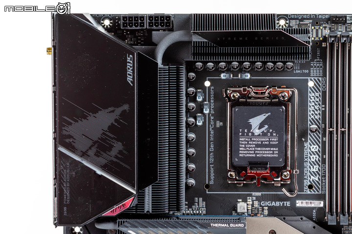 Gigabyte Z690 AORUS XTREME 主機板外觀開箱 以全覆蓋裝甲創造頂級性能美感