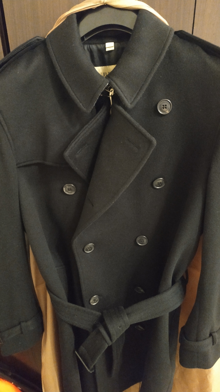 開箱 Burberry 羊絨雙排扣風衣款外套