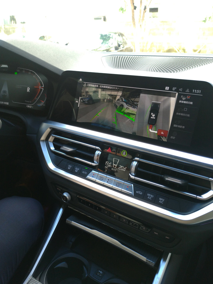 320i Touring、C200 Estate、V60 B5R旅行車賞車心得