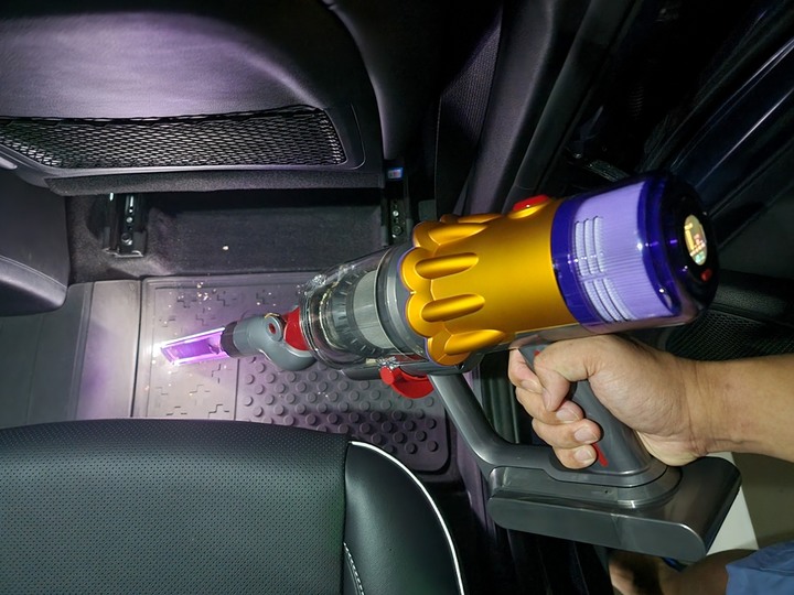 :::貓奴神器::: 雷射綠光偵測 Dyson V12 Detect Slim與7隻貓貓的邂逅